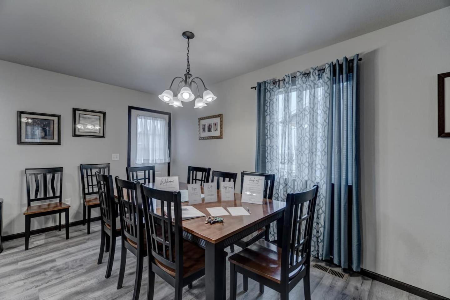 Family Friendly, Locally Owned, Home On A Hill! Rapid City Extérieur photo