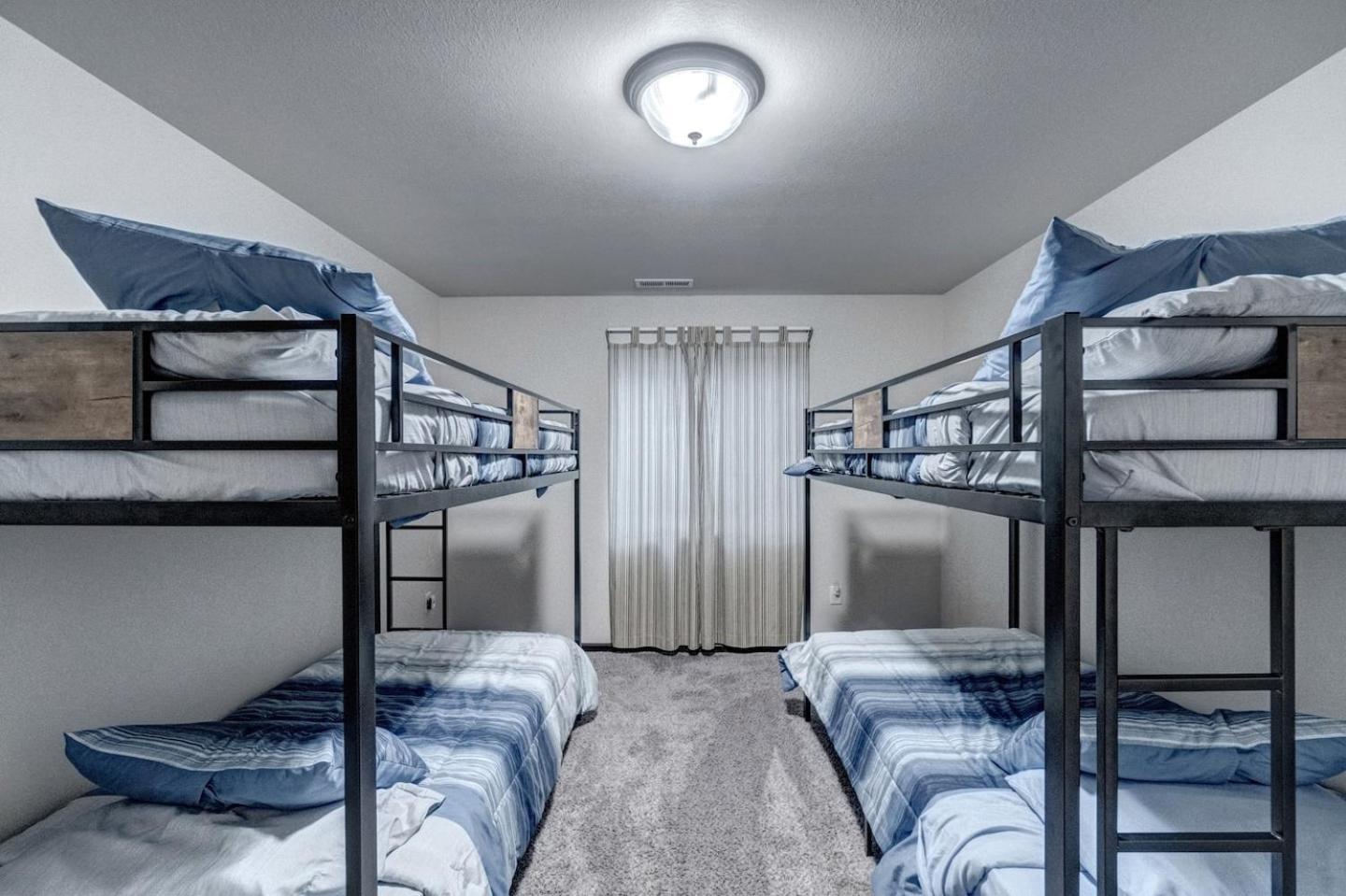 Family Friendly, Locally Owned, Home On A Hill! Rapid City Extérieur photo